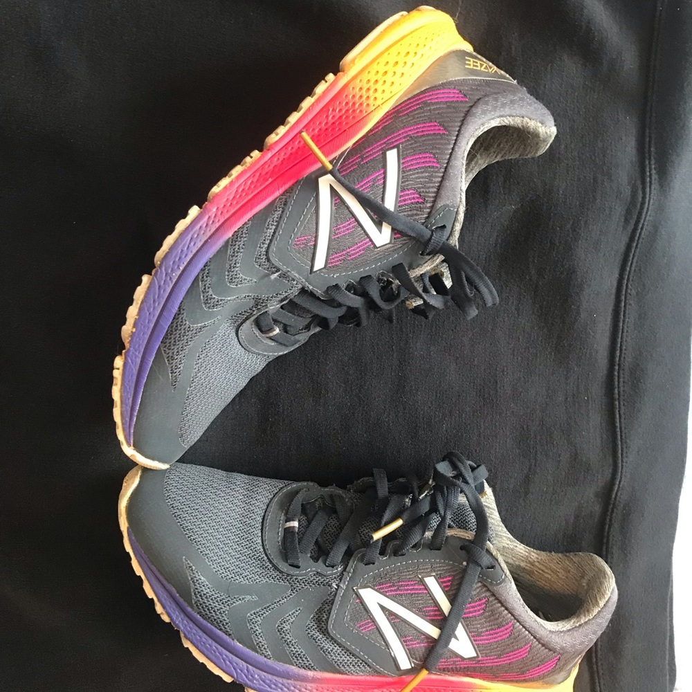 Womens running shoe